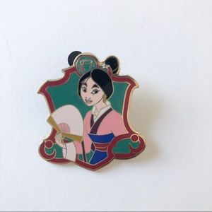 🏰 Mulan Princess Shield Disney Pin